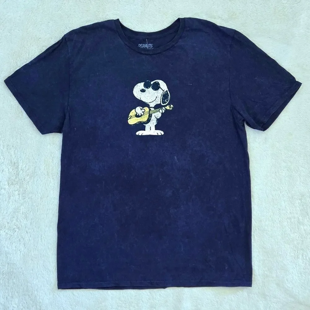 Peanuts🥜 Guitar🎸 Snoopy🐕 Graphic Tee👕 - NWOT